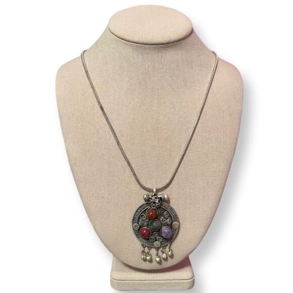 🤯5/$20🤯 Brand New Silver Multicolor Round Pendant Statement Necklace - Picture 1 of 3